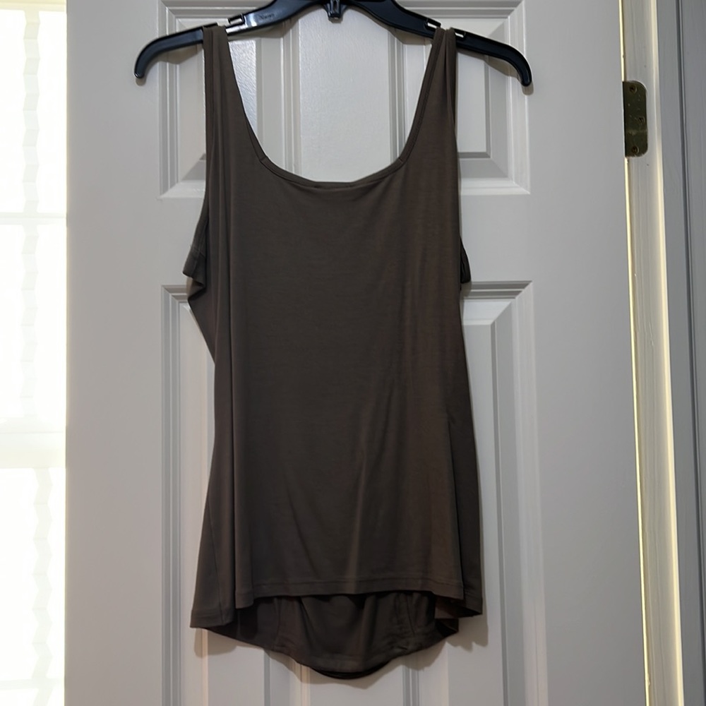 Cache - Size Medium - Olive Green With Gold Detail - image 3